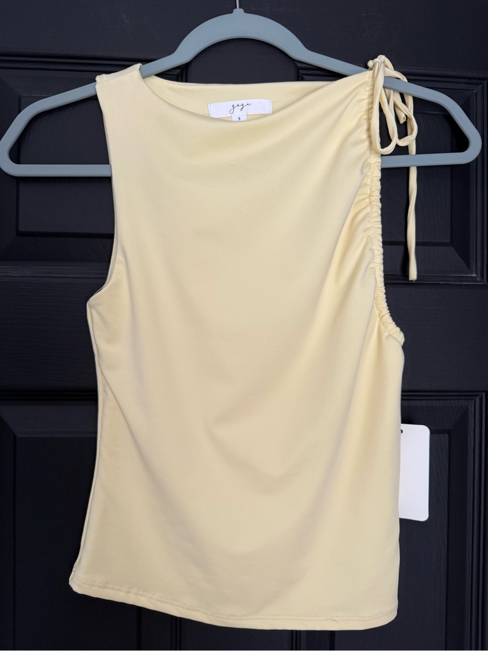 gaze Pale Yellow One-Shoulder Tie Tank